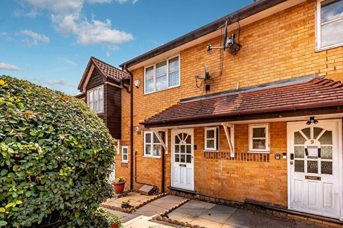 2 Bedroom Terraced House For Sale In Britton Close, Catford, London, SE6