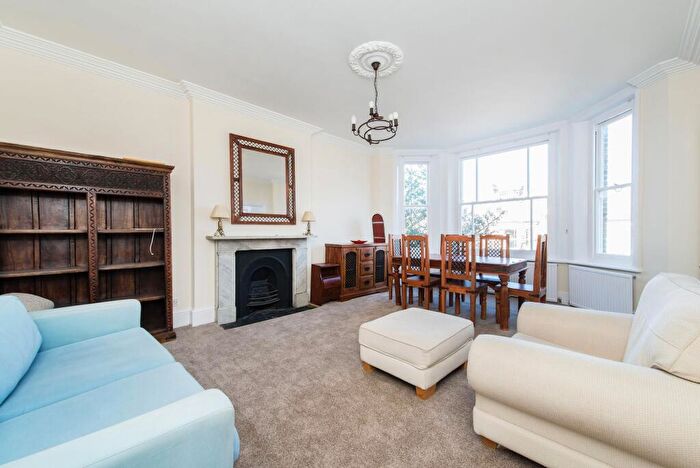 2 Bedroom Flat To Rent In Blackheath Rise, London, SE13