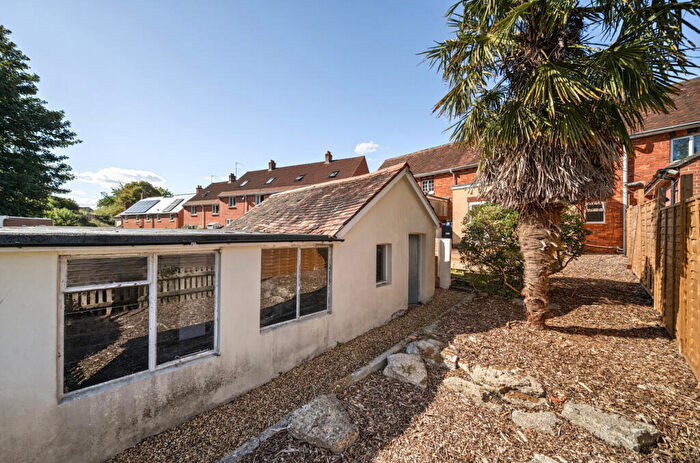 3 Bedroom Terraced House For Sale In Throop Road, Templecombe, Somerset, BA8