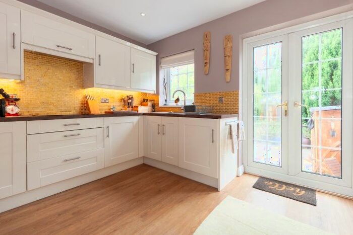 3 Bedroom Semi Detached House To Rent In Bodley Road, Littlemore, OX4
