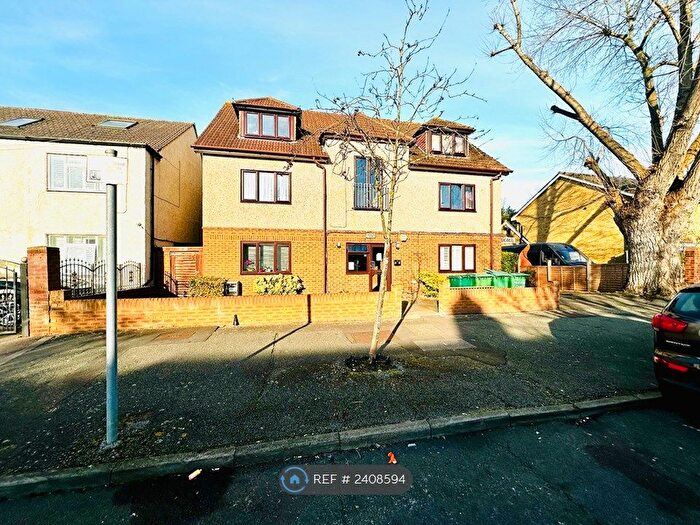 1 Bedroom Flat To Rent In Pavilion Court, London, SW16