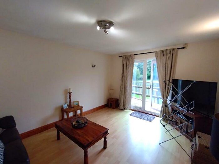 3 Bedroom Detached Bungalow To Rent In New Mill Road, Wokingham, RG40