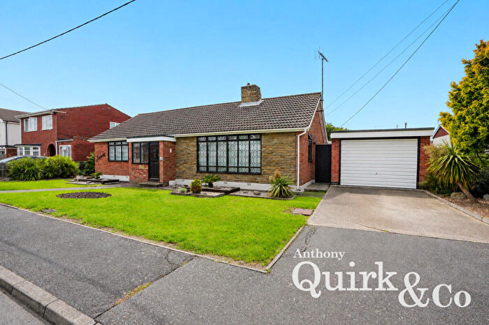 3 Bedroom Bungalow For Sale In Daarle Avenue, Canvey Island, SS8