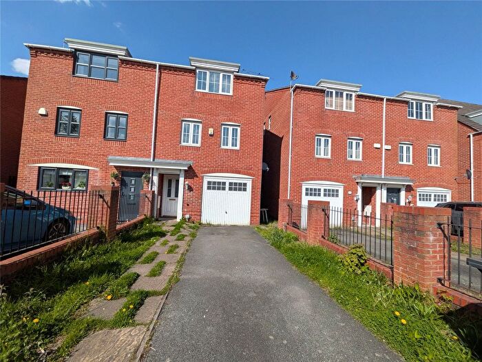 4 Bedroom Terraced House To Rent In Deans Gate, Willenhall, West Midlands, WV13