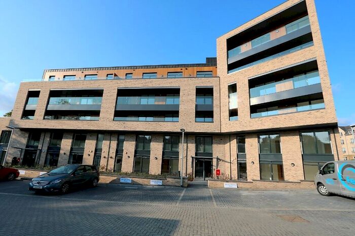 2 Bedroom Flat To Rent In Milverton Road, Glasgow, G46