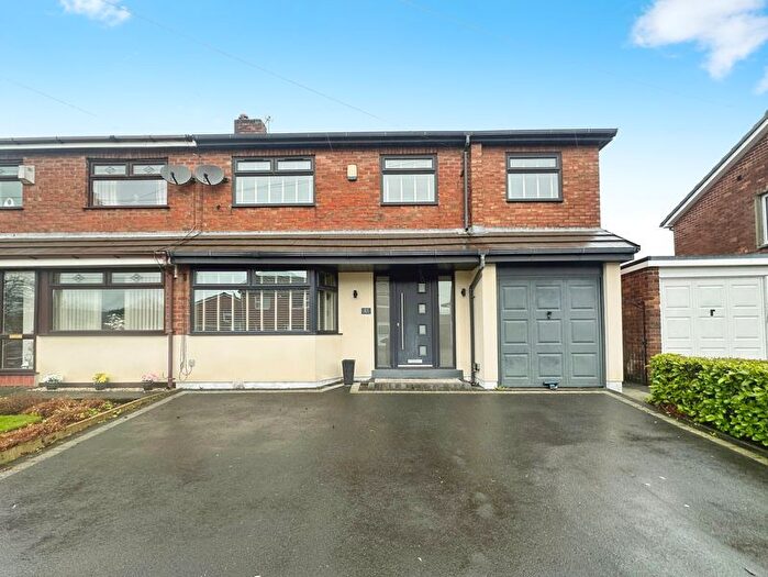 4 Bedroom Semi-Detached House For Sale In Bankhouse Road, Bury, BL8