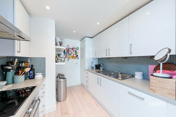 2 Bedroom Apartment To Rent In Orsman Road, De Beauvoir, London, N1