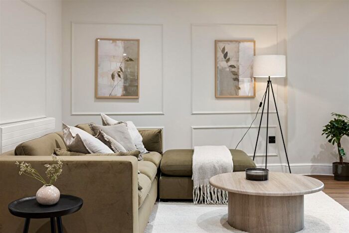 2 Bedroom Flat For Sale In Higham Road, Rushden, NN10