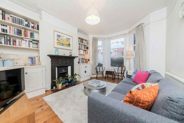 2 Bedroom Maisonette To Rent In Fieldhouse Road, London, SW12