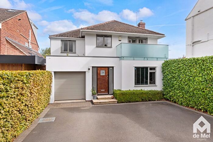 4 Bedroom Detached House For Sale In Harp Hill, Charlton Kings, Cheltenham, GL52