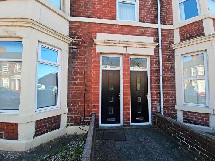 3 Bedroom Flat To Rent In Kelvin Grove, Sandyford, Newcastle Upon Tyne, NE2
