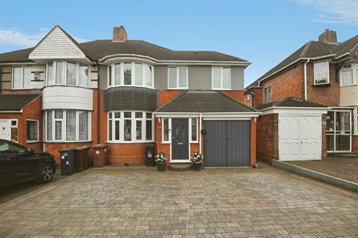 3 Bedroom Semi Detached House For Sale In Bentley Road, Birmingham, B36