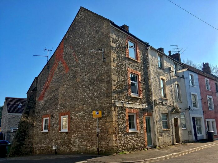 2 Bedroom Ground Flat To Rent In Peter Street, Shepton Mallet, BA4