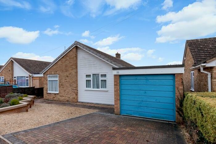 3 Bedroom Bungalow To Rent In Beech Road, Witney, OX28