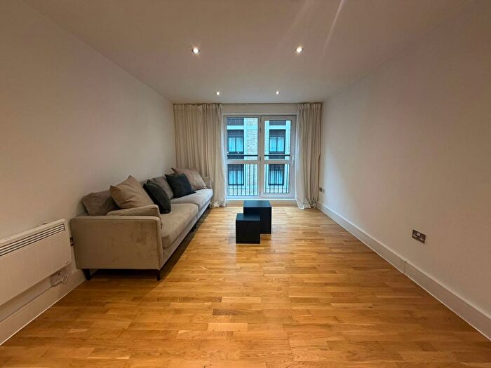 1 Bedroom Flat To Rent In Pepys Street, London, EC3N