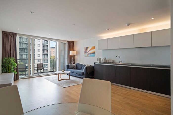 2 Bedroom Flat To Rent In Bridgeman House, Pump House Crescent, Brentford, TW8