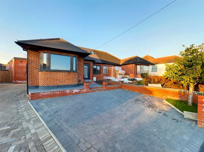 6 Bedroom Bungalow To Rent In Ashdale Grove, Stanmore, HA7