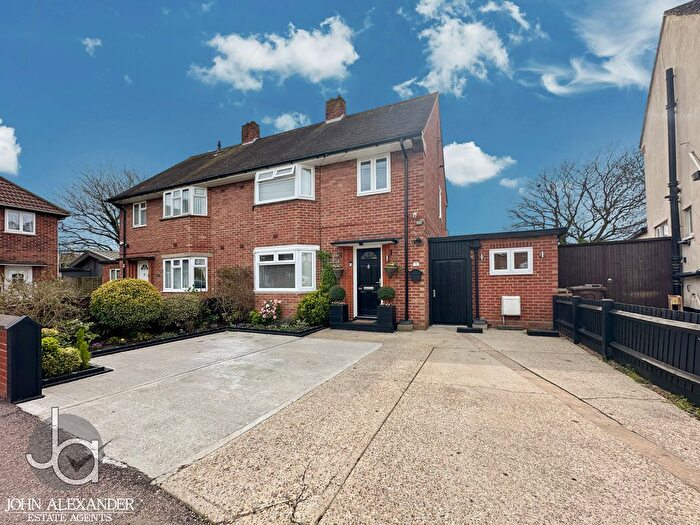 3 Bedroom Semi Detached House For Sale In Normandy Avenue, Colchester, CO2