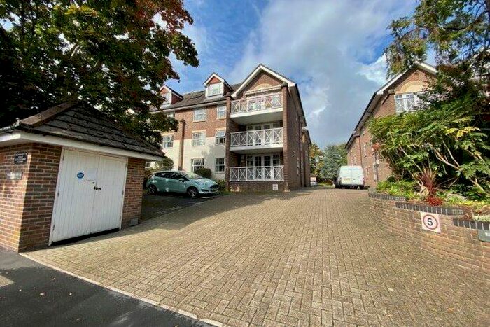 2 Bedroom Flat To Rent In Winn Road, Southampton, SO17