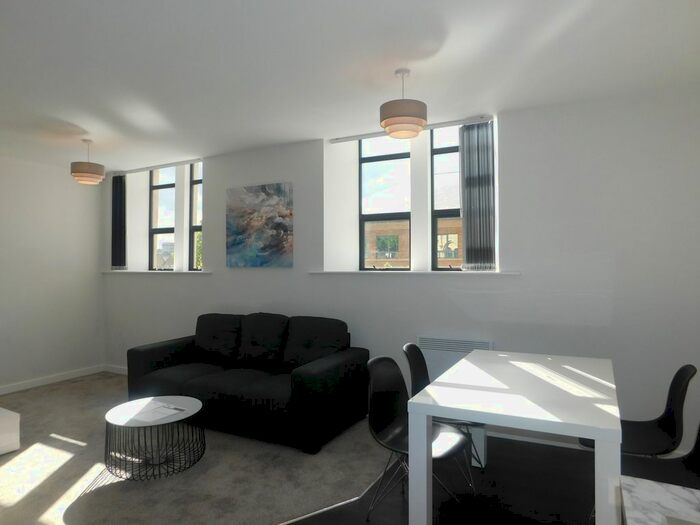 2 Bedroom Flat To Rent In School Apartments, Captain Street, Bradford, West Yorkshire, BD1