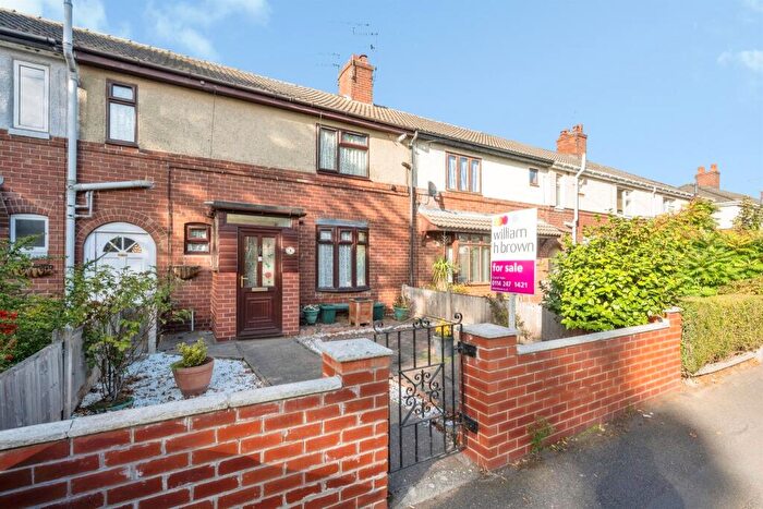 3 Bedroom Terraced House For Sale In Lime Tree Avenue, Belle Vue, Doncaster, DN4