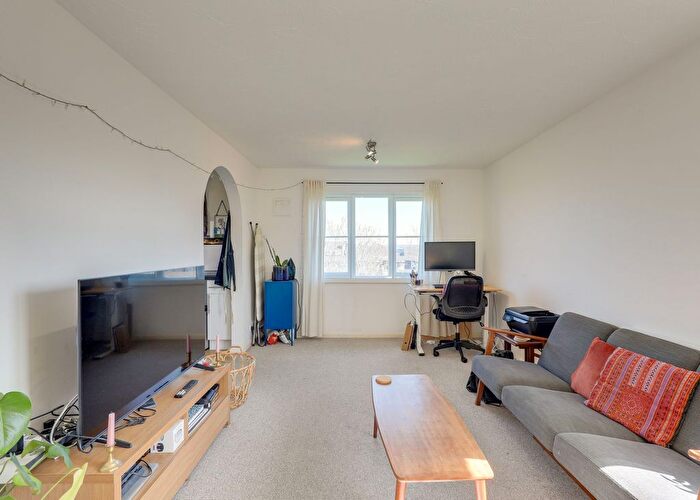 2 Bedroom Flat For Sale In Cricketers Walk, London, SE26