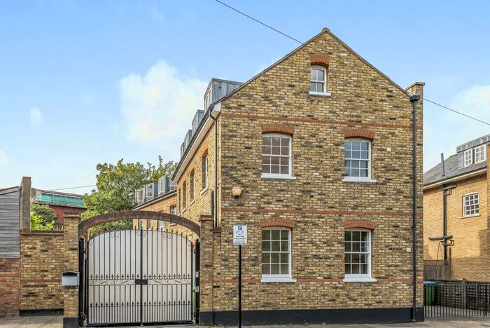 4 Bedroom Flat To Rent In Roan Street, London, SE10