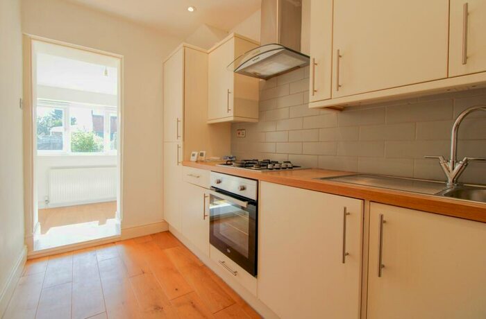 1 Bedroom Apartment To Rent In Lower Addiscombe Road, Croydon, CR0