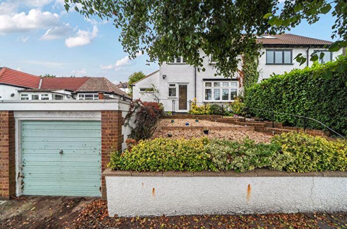 4 Bedroom Semi-Detached House For Sale In Graham Road, Purley, CR8