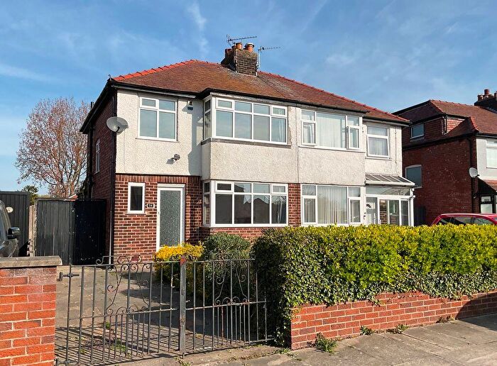 3 Bedroom Semi-Detached House For Sale In Merlewood Avenue, Churchtown, Southport, PR9