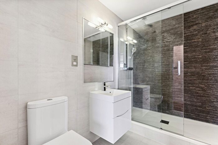 2 Bedroom Flat For Sale In Greville House, Kinnerton Street, SW1X