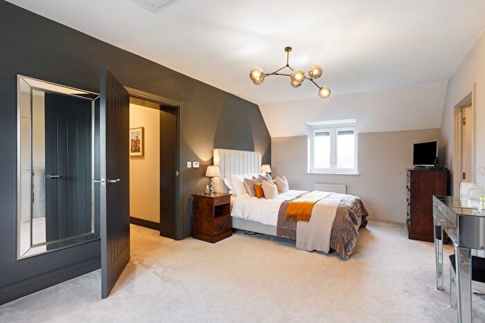 5 Bedroom Detached House For Sale In Osborne Way, Epsom, KT19
