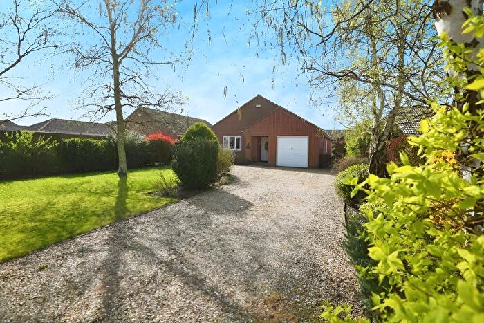 3 Bedroom Detached Bungalow For Sale In Cross Road, Sutton St Edmund, Spalding, Lincolnshire, PE12