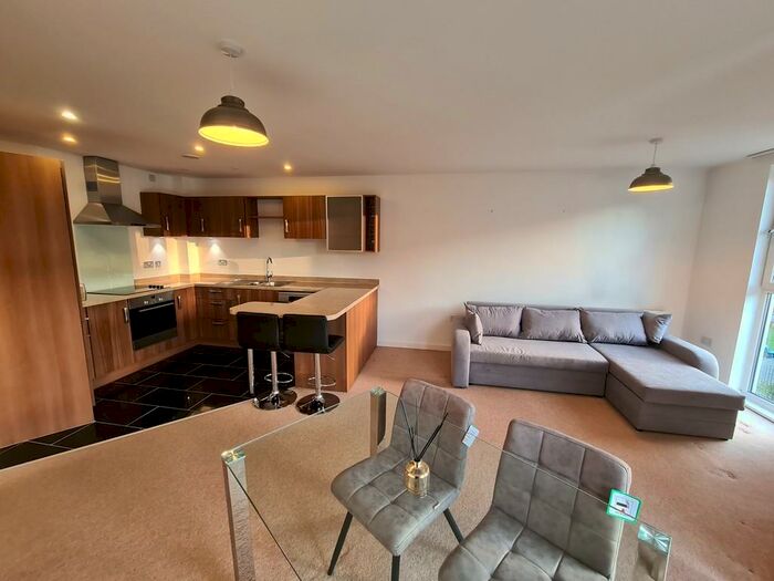 2 Bedroom Apartment To Rent In Park Central, Birmingham, B15
