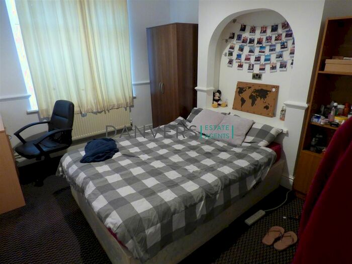 4 Bedroom Semi-Detached House To Rent In Filbert Street East, Leicester, LE2