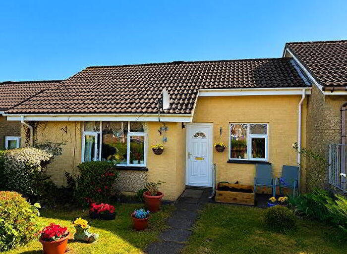 1 Bedroom Mid Terrace Bungalows For Sale In Cashel Hill Park, L'Derry, BT48