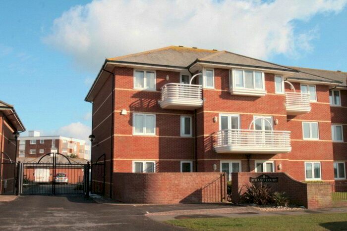 2 Bedroom Flat To Rent In Harsfold Road, Rustington, West Sussex, BN16