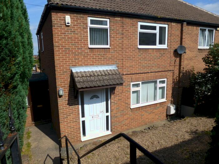 3 Bedroom Semi-Detached House To Rent In Castle View, Edlington, Doncaster, DN12