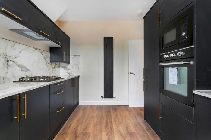 1 Bedroom Flat To Rent In Shirley Road, Stratford, London, E15