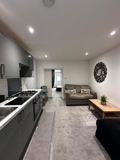 1 Bedroom Apartment To Rent In Fairbridge Road, London, N19
