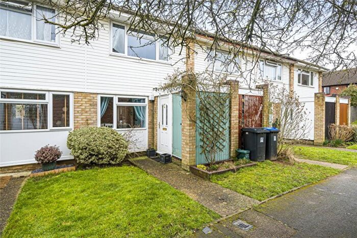 2 Bedroom Terraced House To Rent In Woking, Surrey, GU21