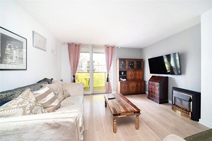 1 Bedroom Apartment To Rent In New River Avenue, London, N8