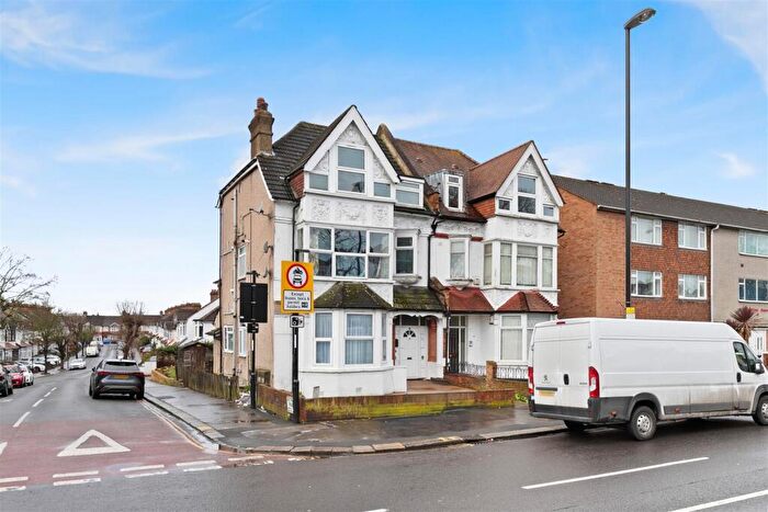 2 Bedroom Flat To Rent In An Exceptional Two-Bedroom - South Norwood Hill, SE25