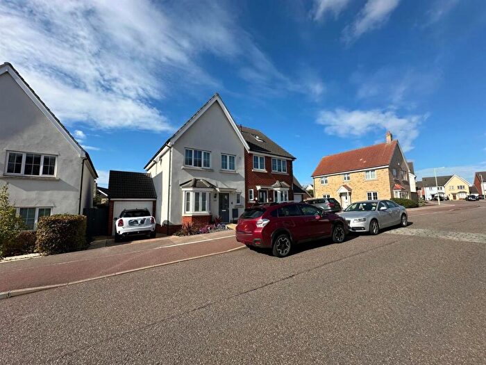 3 Bedroom Semi-Detached House For Sale In Osprey Drive, Stowmarket, IP14