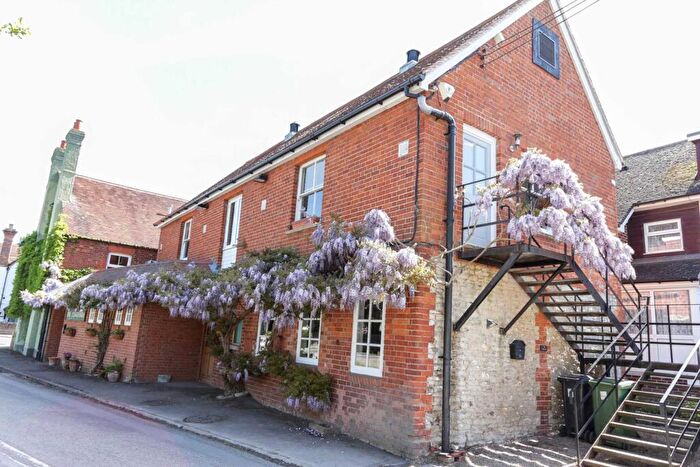 2 Bedroom Maisonette To Rent In Wharf Road, Shillingford, OX10