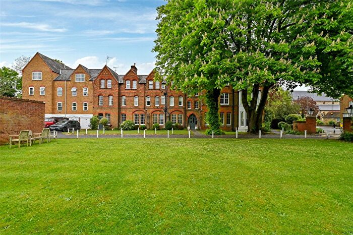 2 Bedroom Flat To Rent In Camperdown House, Alma Road, Windsor, Berkshire, SL4