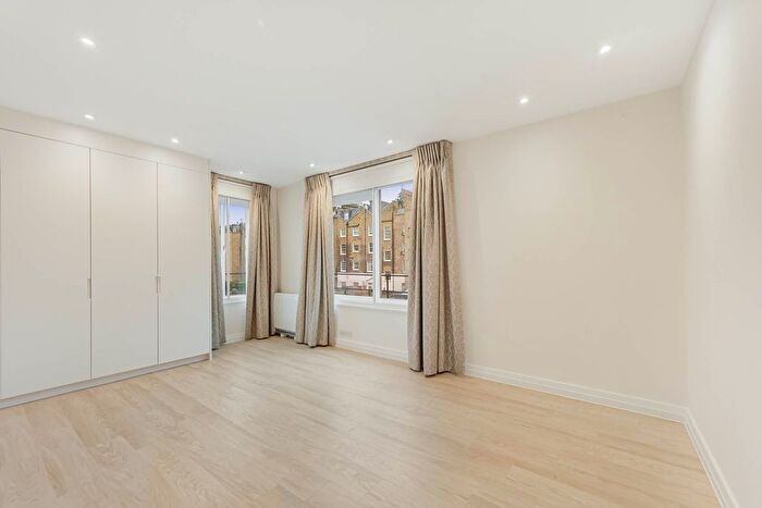 Studio To Rent In Pont Street, Belgravia, SW1X