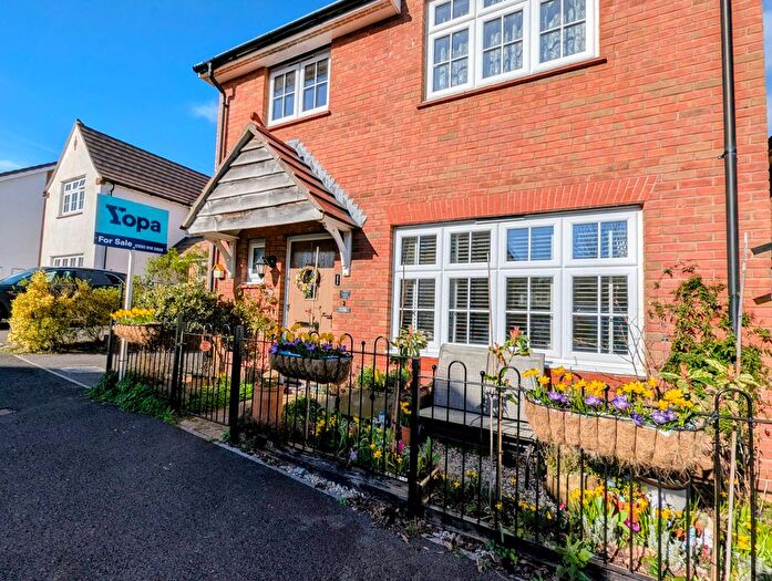 4 Bedroom Detached House For Sale In Primrose Drive, Newton Abbot, TQ12