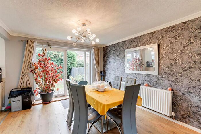 4 Bedroom Detached House For Sale In Oakfield Drive, Sandiacre, Nottinghamshire, NG10