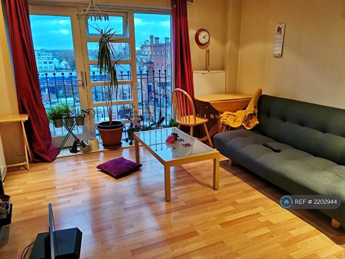 1 Bedroom Flat To Rent In Wilton Place, Salford, M3